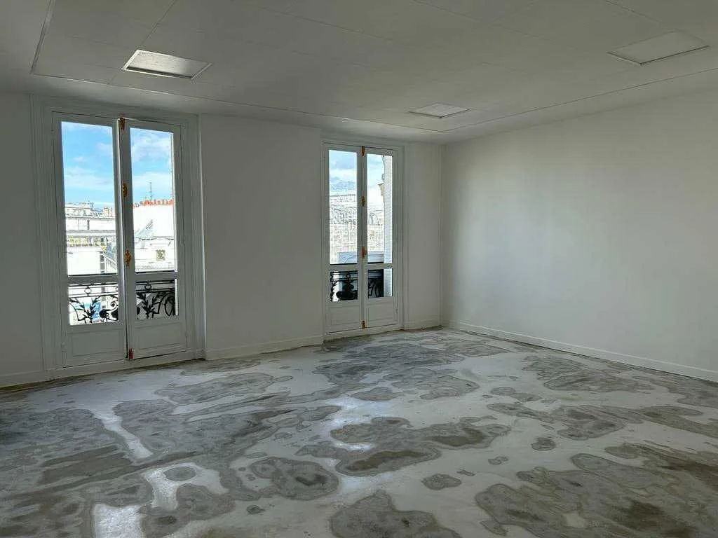 Haussmannian Apartment Showroom on Rue de Teheran — 2
