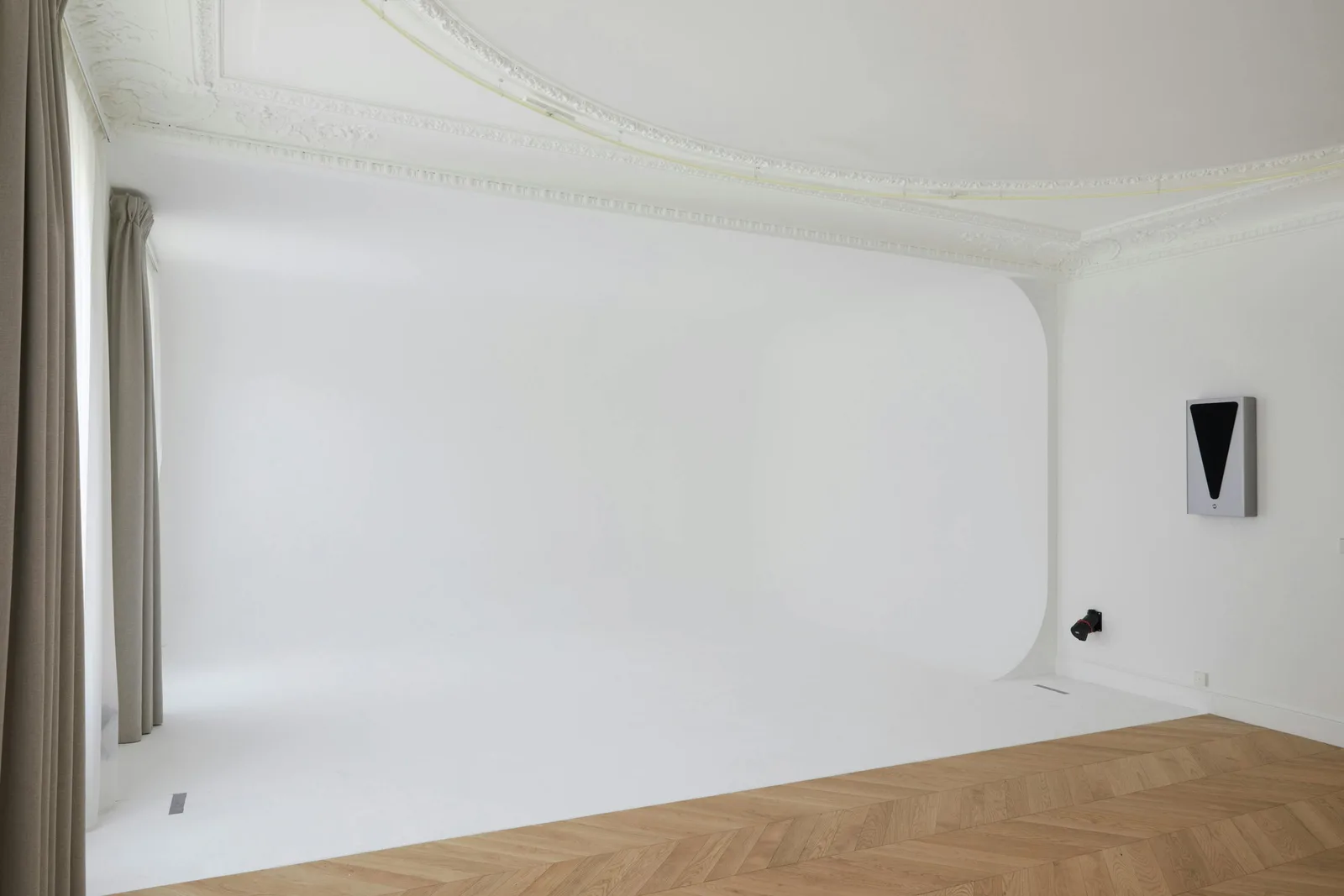Haussmannian Photo Studio and Showroom in Paris — 2