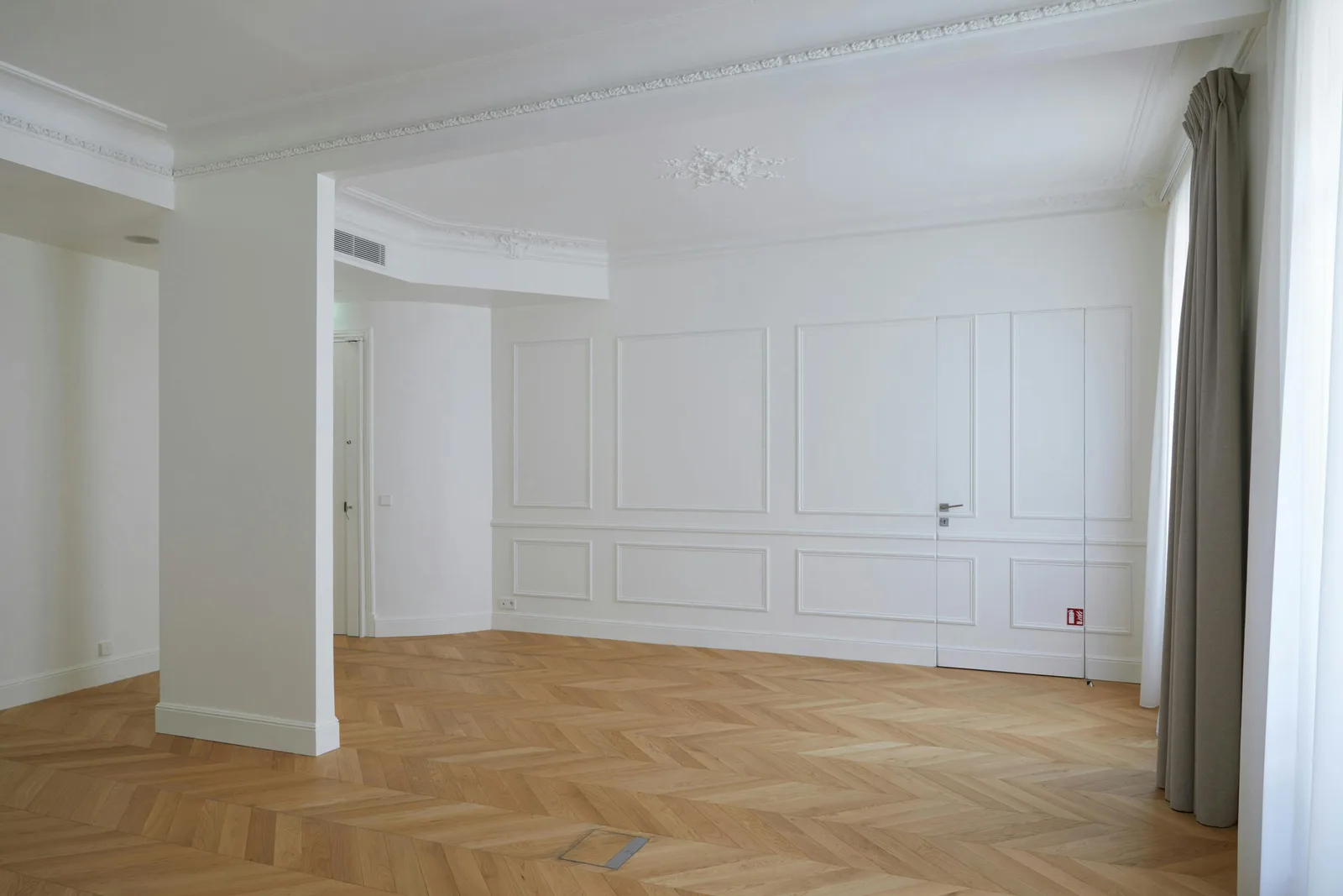 Haussmannian Photo Studio and Showroom in Paris — 4