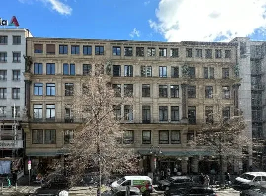 High-End Retail Space in Frankfurt's Drei-Kaiser-Haus — 2