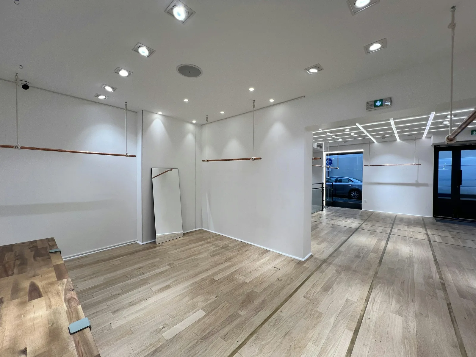 High-End Showroom Space in Central Marais District — 3