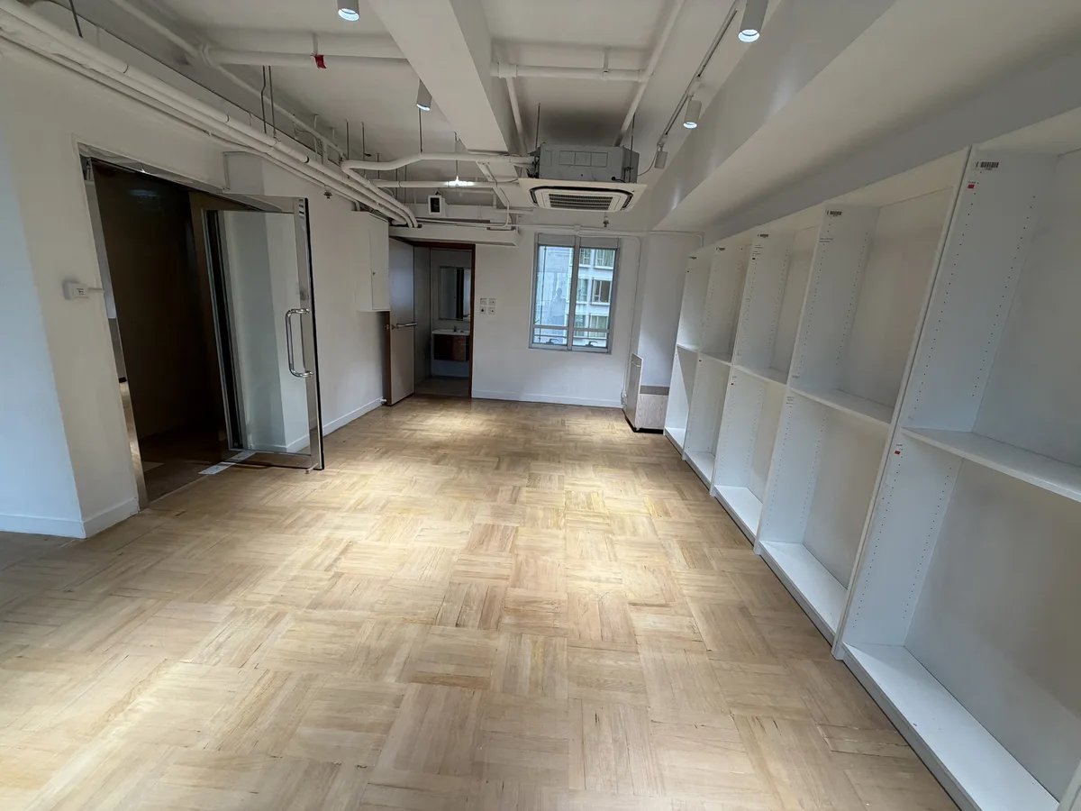 High-Floor Gallery/Office Space in Central Hong Kong, 133 sqm, art exhibition, pop-up rental, second interior view