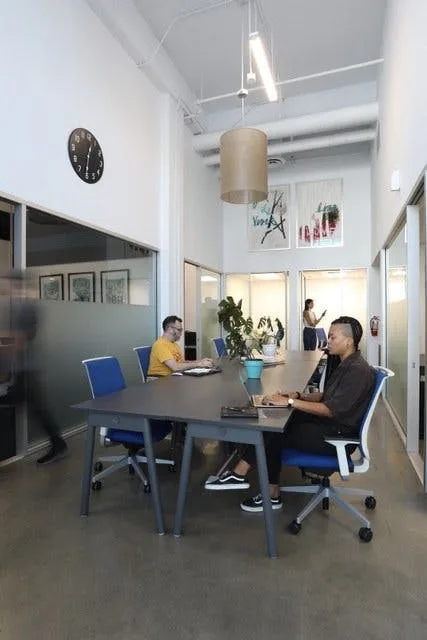 High-Profile Ground Floor Space in Los Angeles — 5