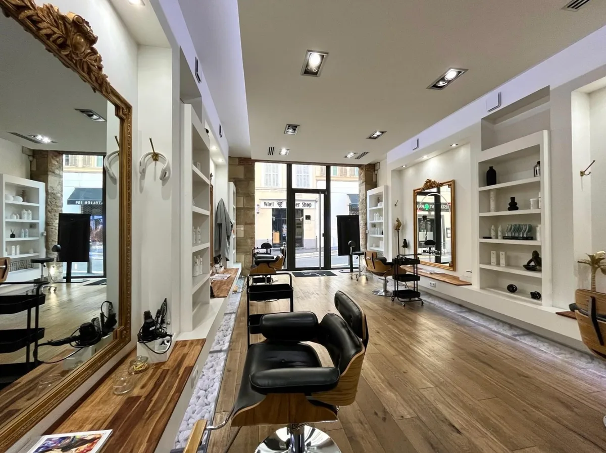 High-Quality Space for Showroom and Product Presentations, 100 sqm, pop up store in Marseille
