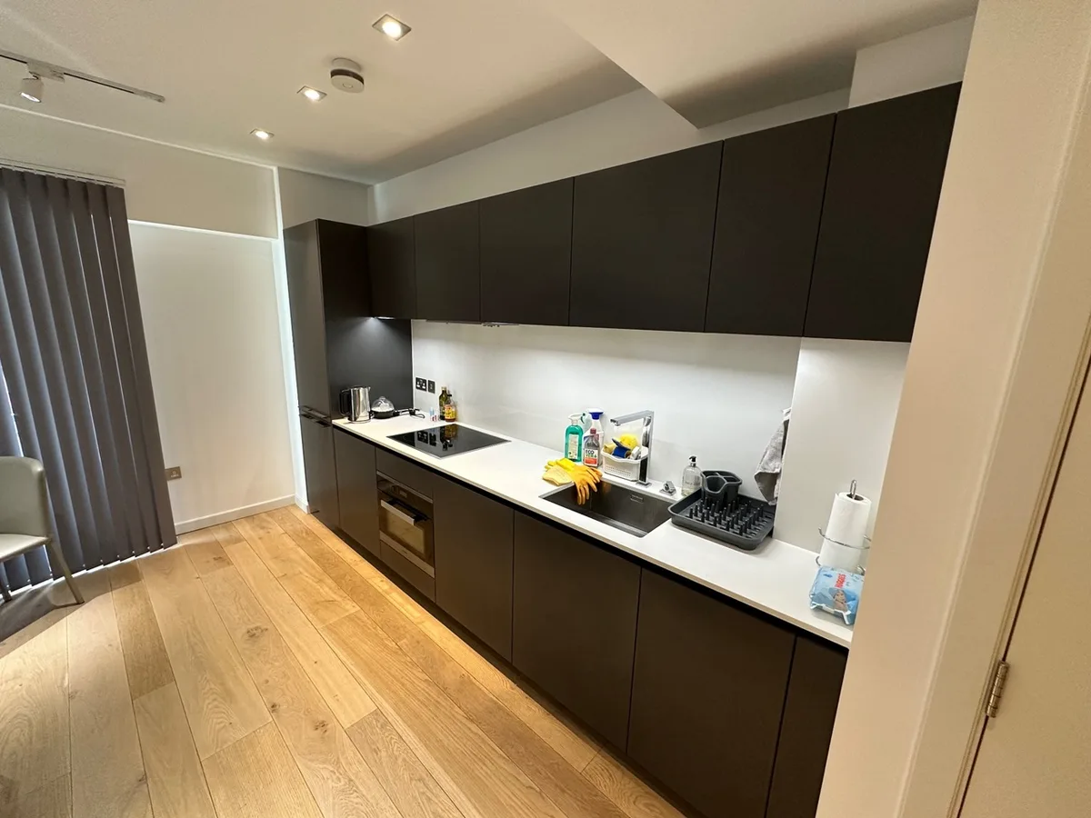 High Specification 1-Bedroom Apartment with Concierge, pop up store in Greater London