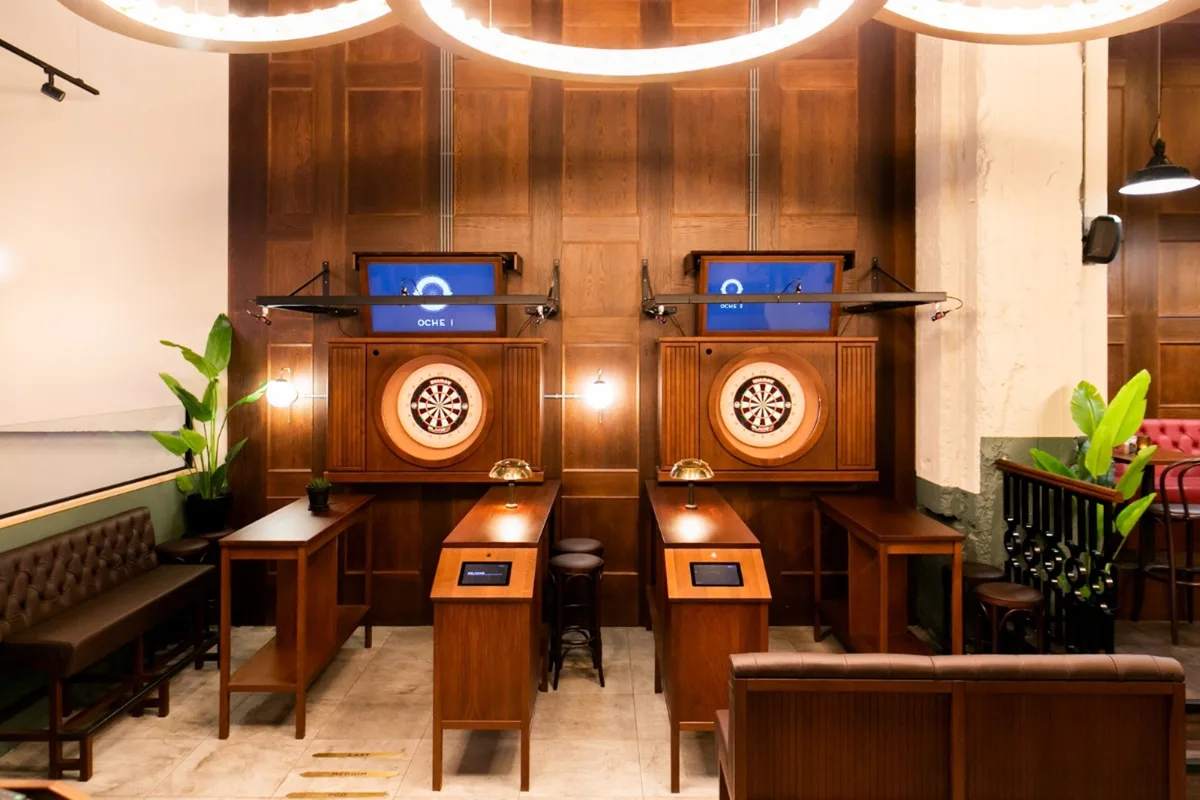 High-Tech Dart Venue and Restaurant in Spacious Setting, 550 sqm, pop up store in Amsterdam
