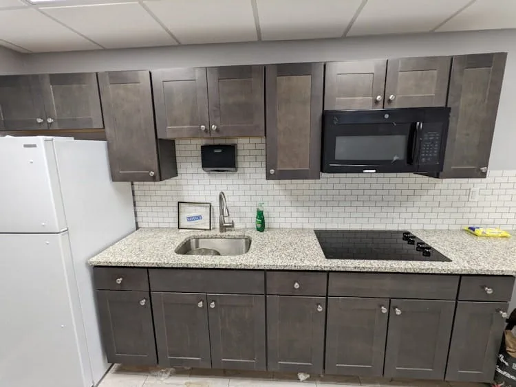 High-Tech Office and Warehouse Space in Linden, New Jersey — 2
