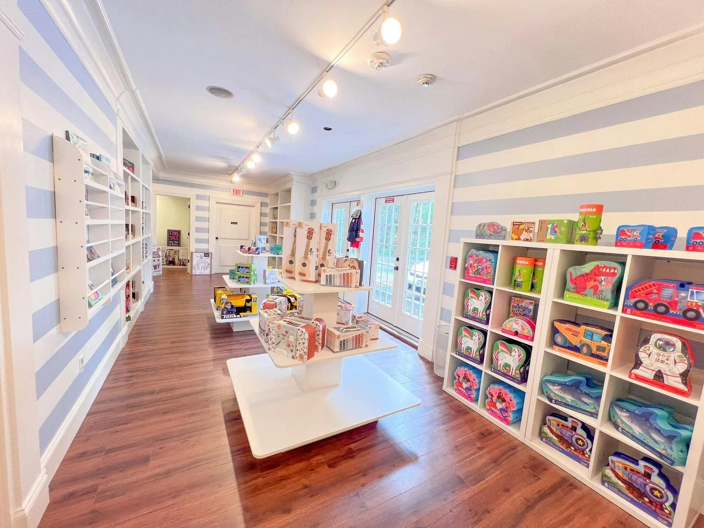 Hingham Retail and Commercial Space for Rent — 5