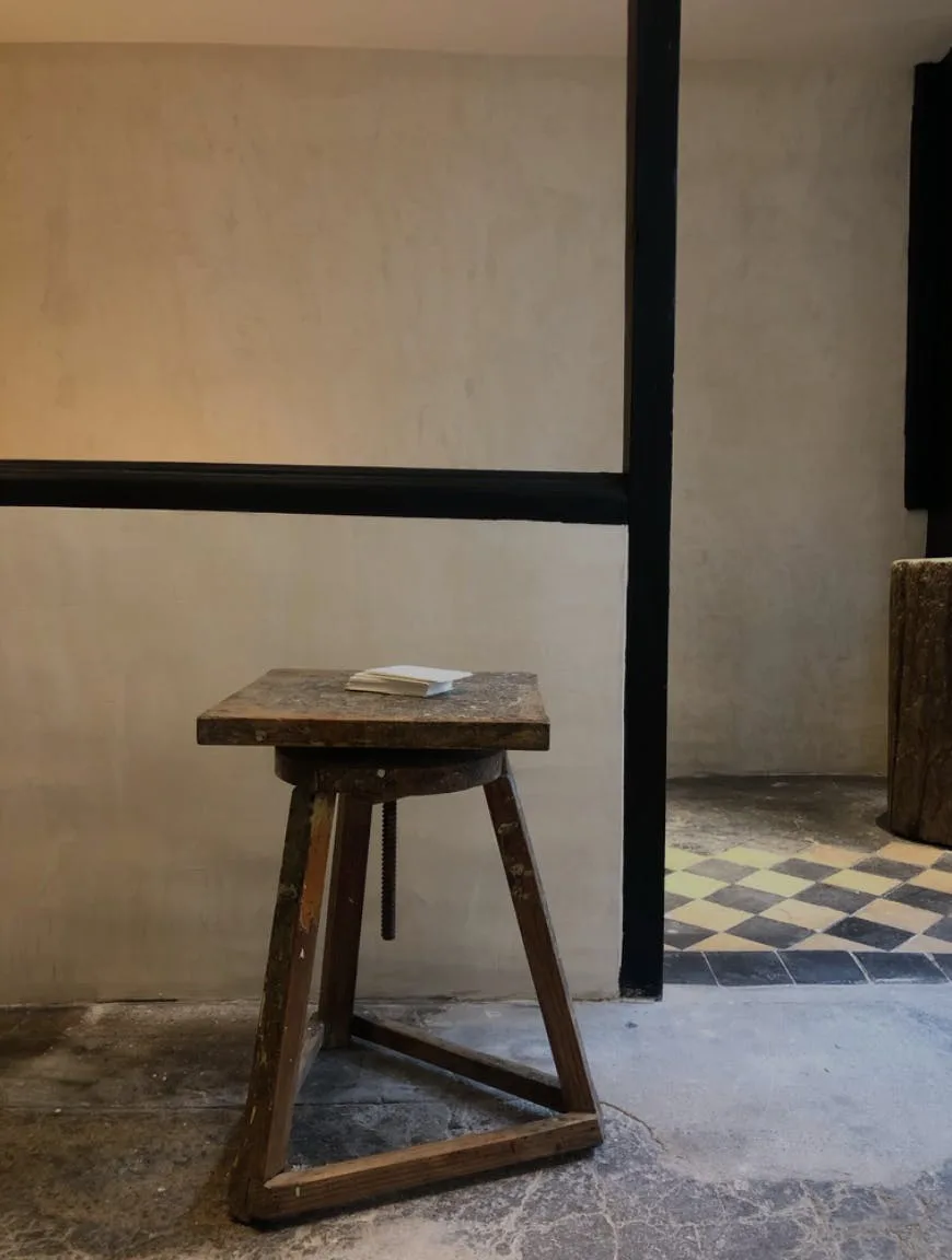 Historic Gallery Space in Saint-Germain-des-Pres, Paris — 4