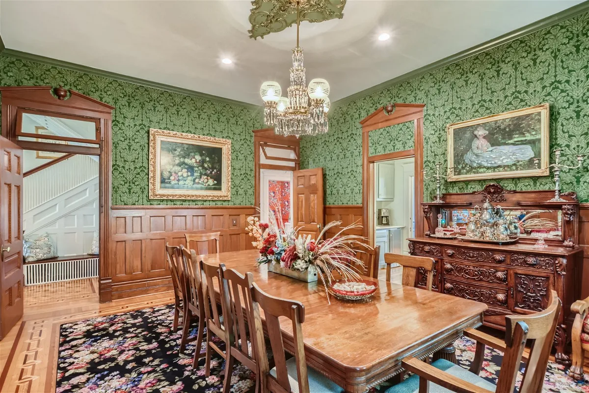 Historic Home with Casitas Ideal for Gatherings, 455 sqm, private event, pop-up rental in Dallas, second interior view