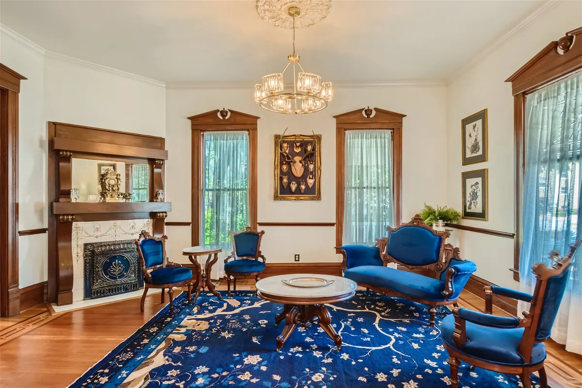 Historic Home with Casitas Ideal for Gatherings, 455 sqm, private event, pop-up rental in Dallas, third interior view