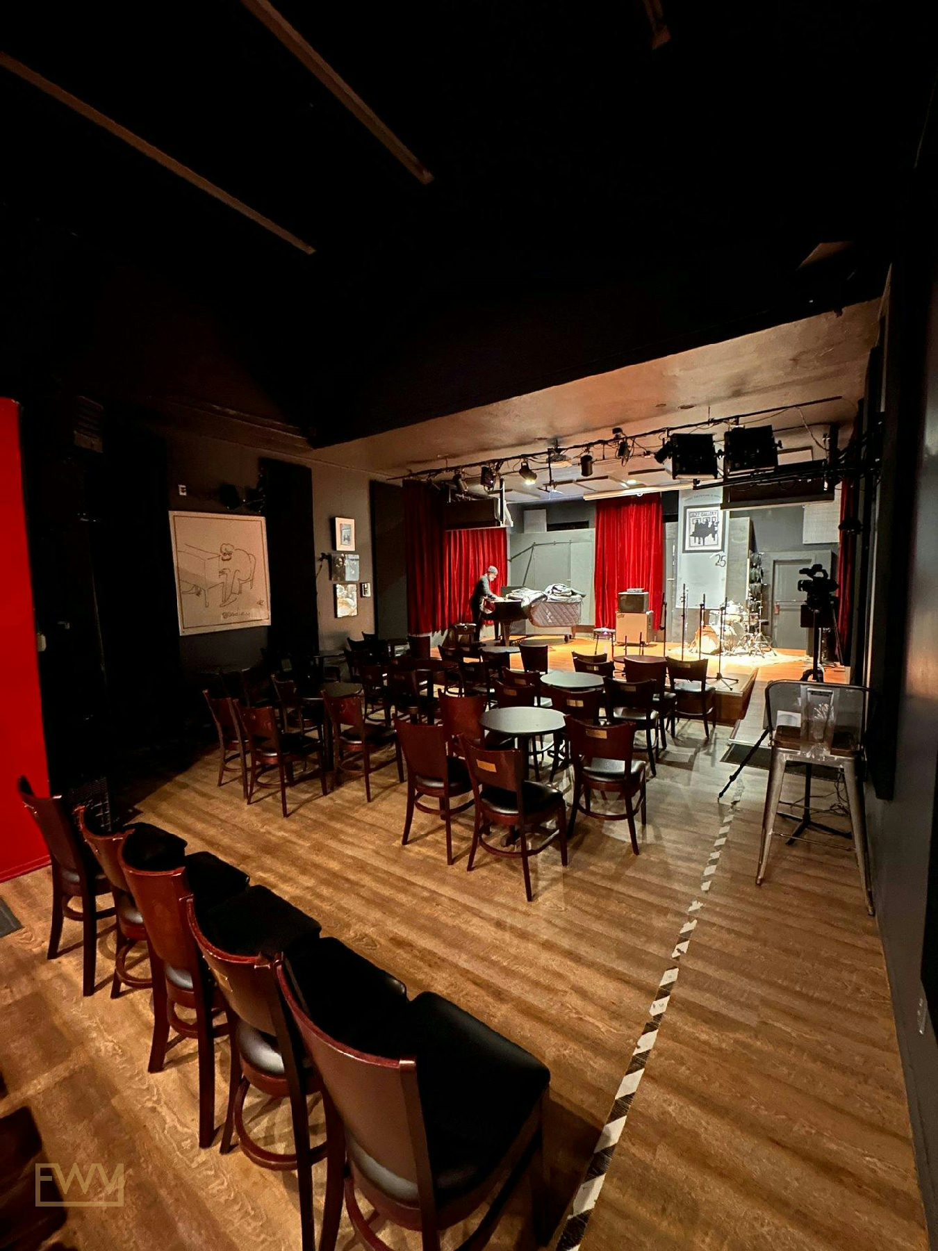 Historic Midtown Jazz Venue and Event Space in New York, 279 sqm, gallery showing, pop-up rental
