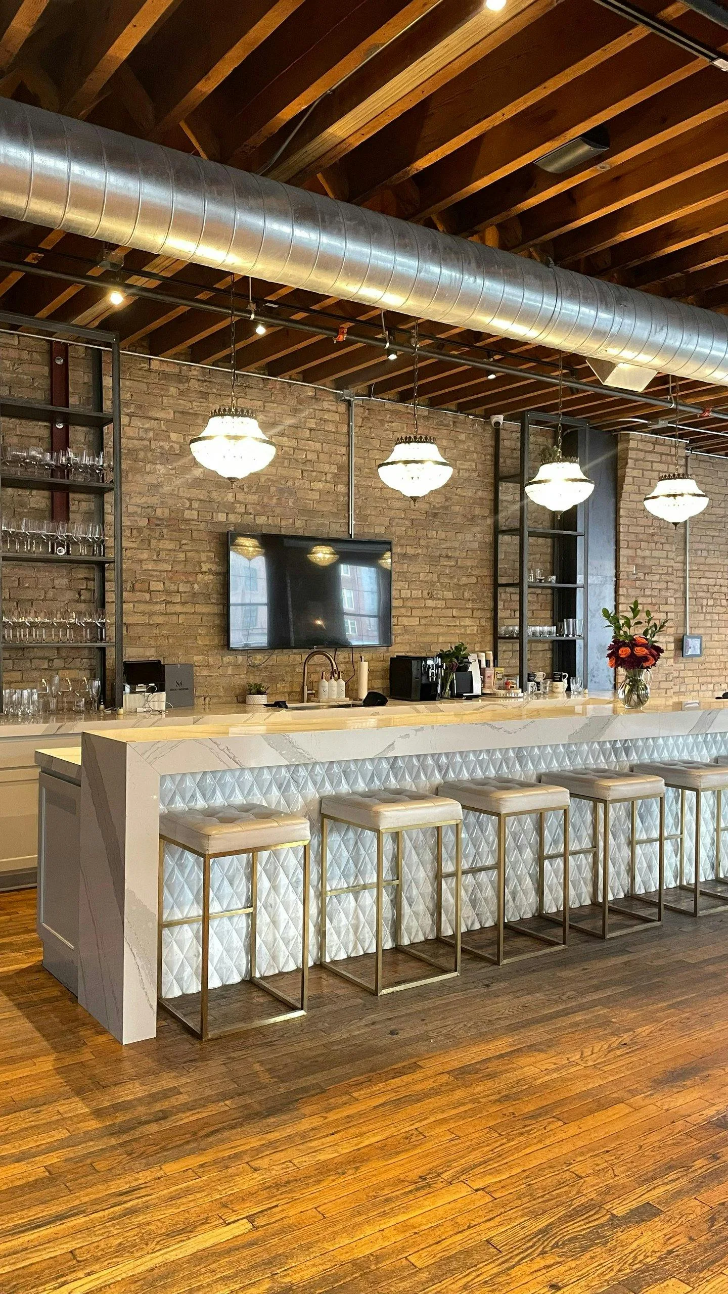 Historic North Loop Brownstone Loft with Rooftop Space — 3