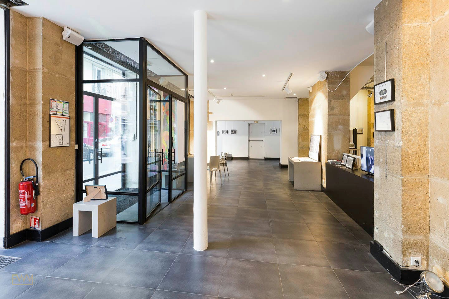 Historic Pop Up Boutique in Châtelet-les-Halles, Paris, 250 sqm, pop up store