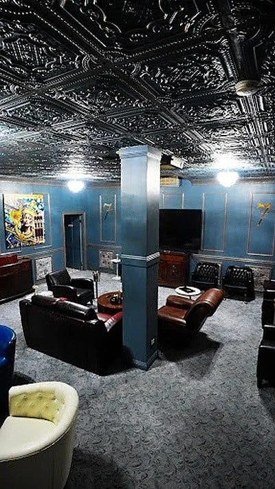 Hollywood Cigar Bar and Lounge in Los Angeles — 3