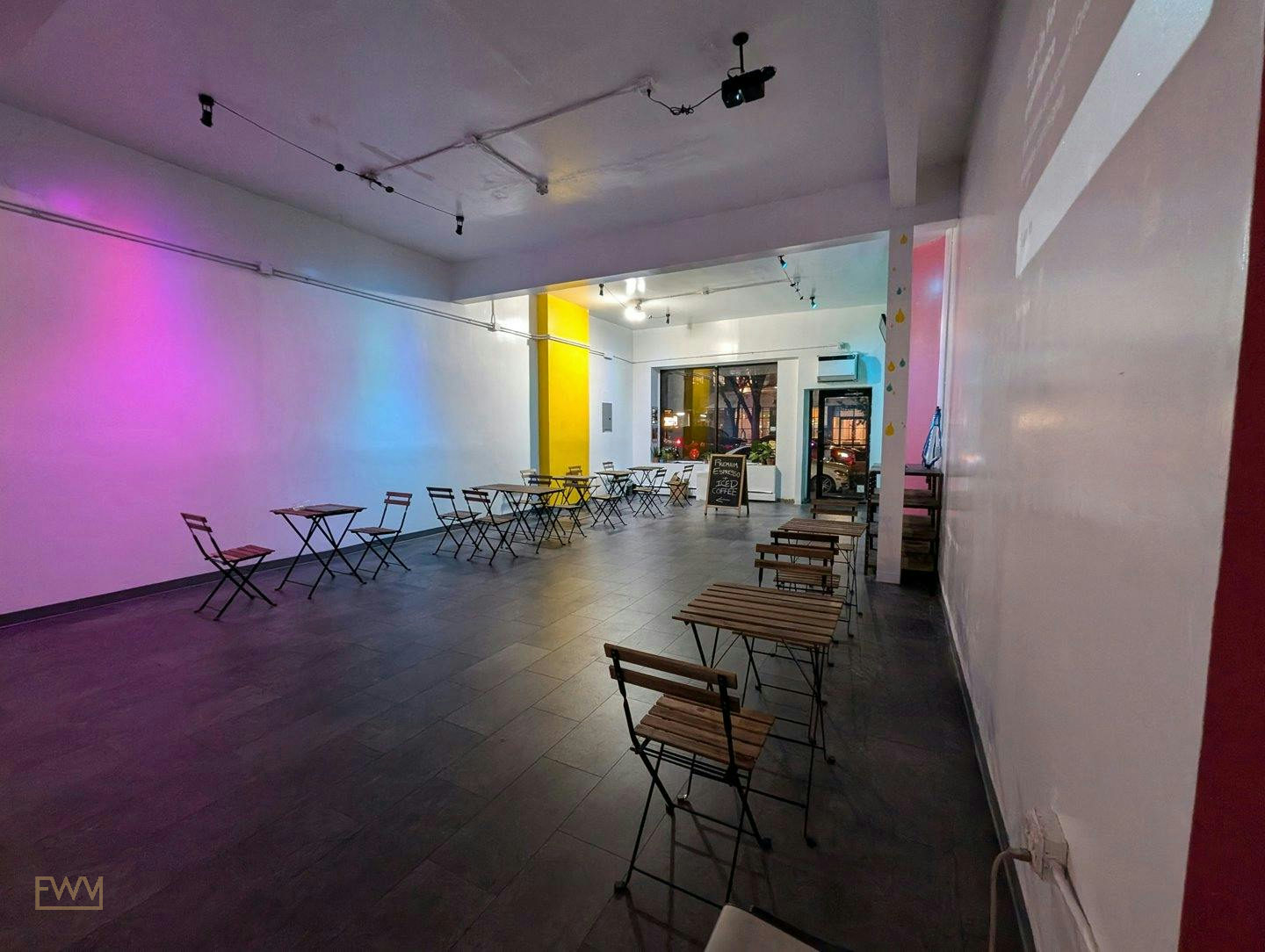Hudson Yards Art Gallery and Cafe Space, 93 sqm, pop up store in New York