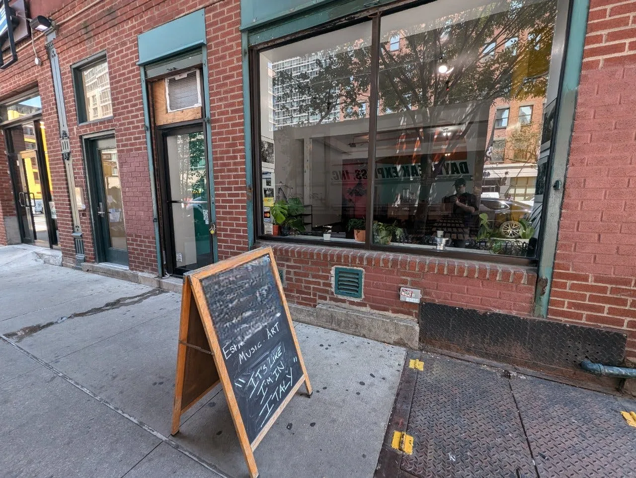 Hudson Yards Art Gallery and Cafe Space — 4