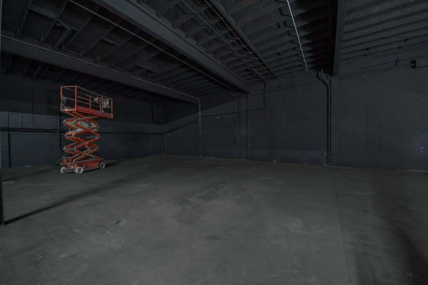 Huge 10,000 Sq Ft Warehouse Studio on David Avenue, Los Angeles — 4