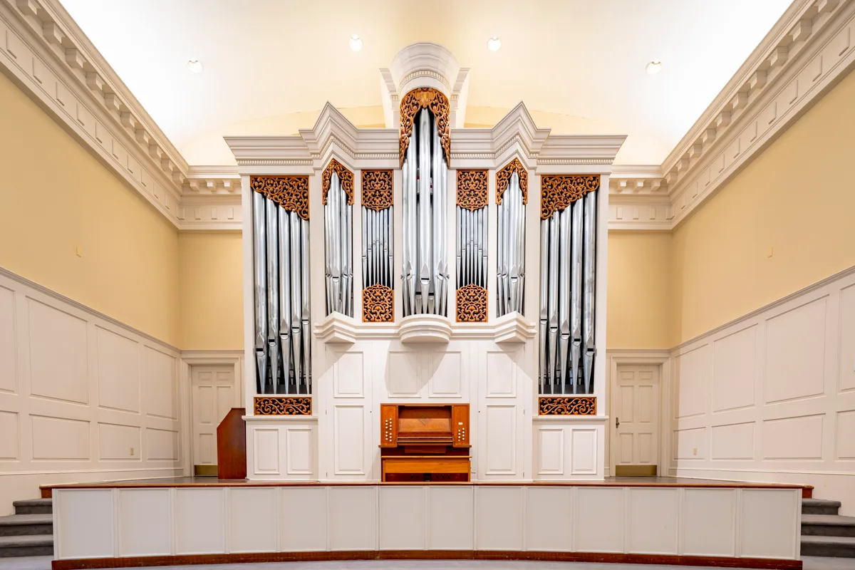 Iconic Chapel for Rent with Outdoor Gazebo and Amenities, 158 sqm, private event, pop-up rental in Raleigh, second interior…