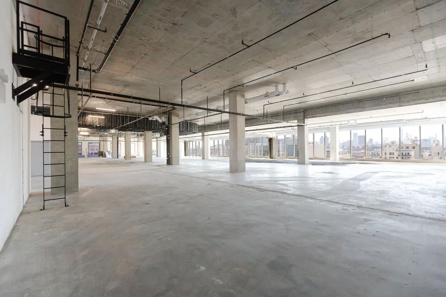 Iconic Event Space with Terrace on 125th Street, New York — 4