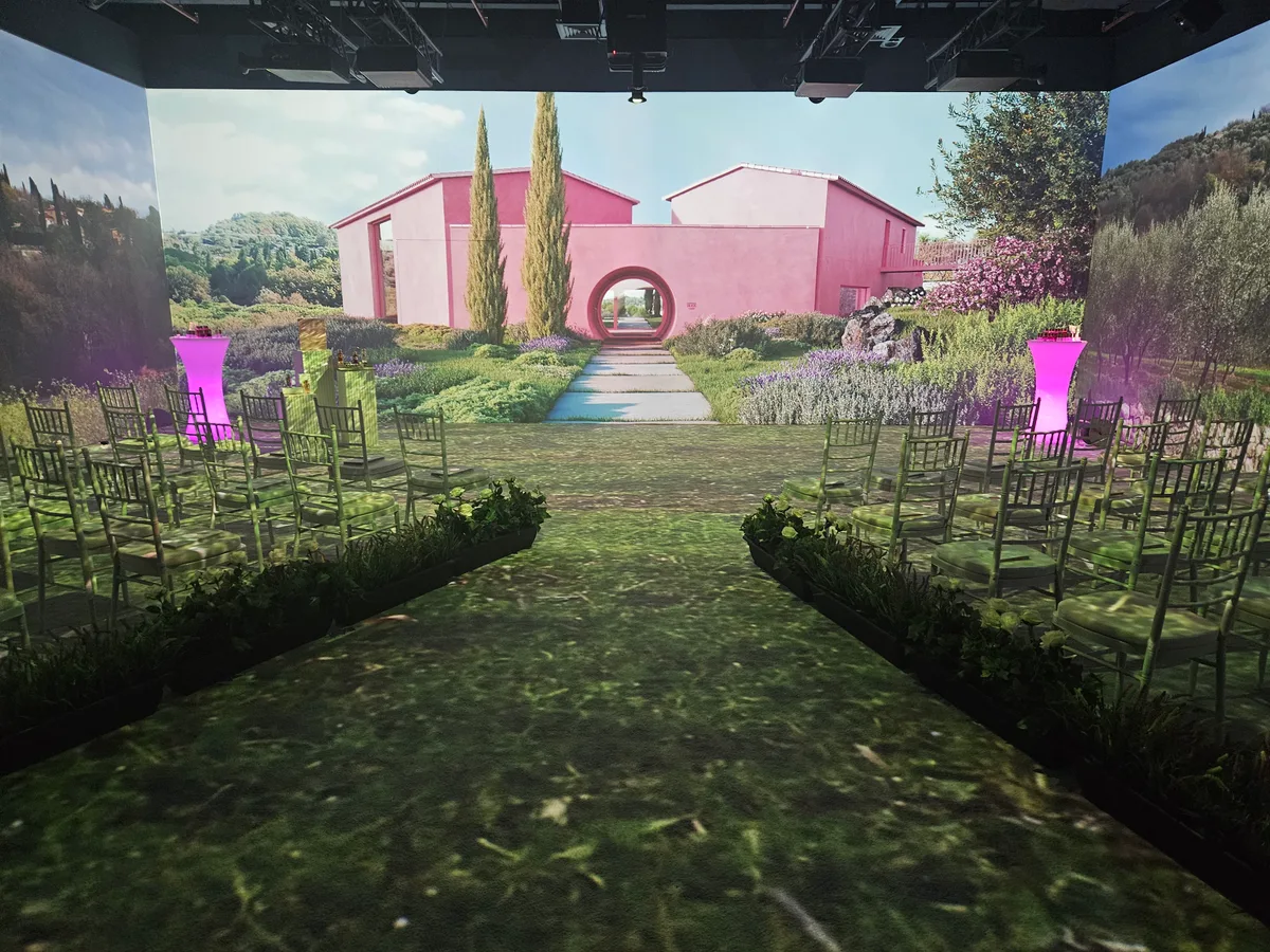 Immersive Event Venue with Customizable Audiovisuals, 200 sqm, brand activation, pop-up rental in Dubai, third interior view