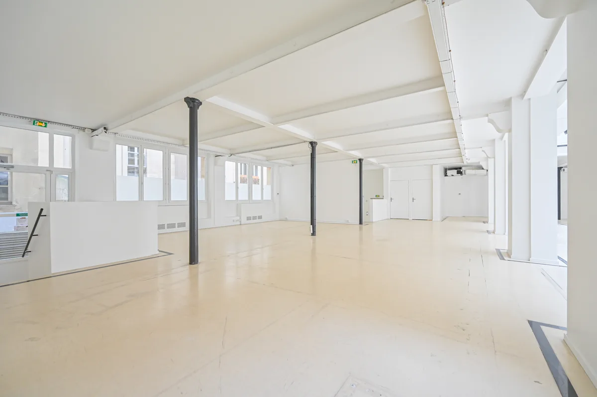 Independent Building in Saint Germain des Près, 1200 sqm, photo shoot, pop-up rental in Paris, additional interior view
