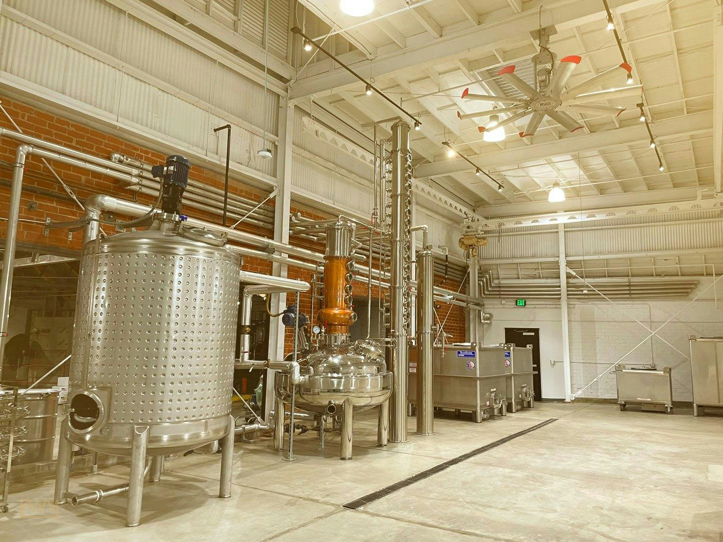 Industrial Brewery Space on McKinley Avenue, Los Angeles, 163 sqm, art exhibition, pop-up rental