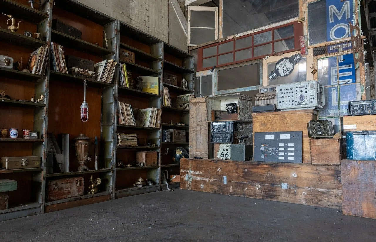 Industrial-Chic Creative Space in Hyde Park, Los Angeles — 4
