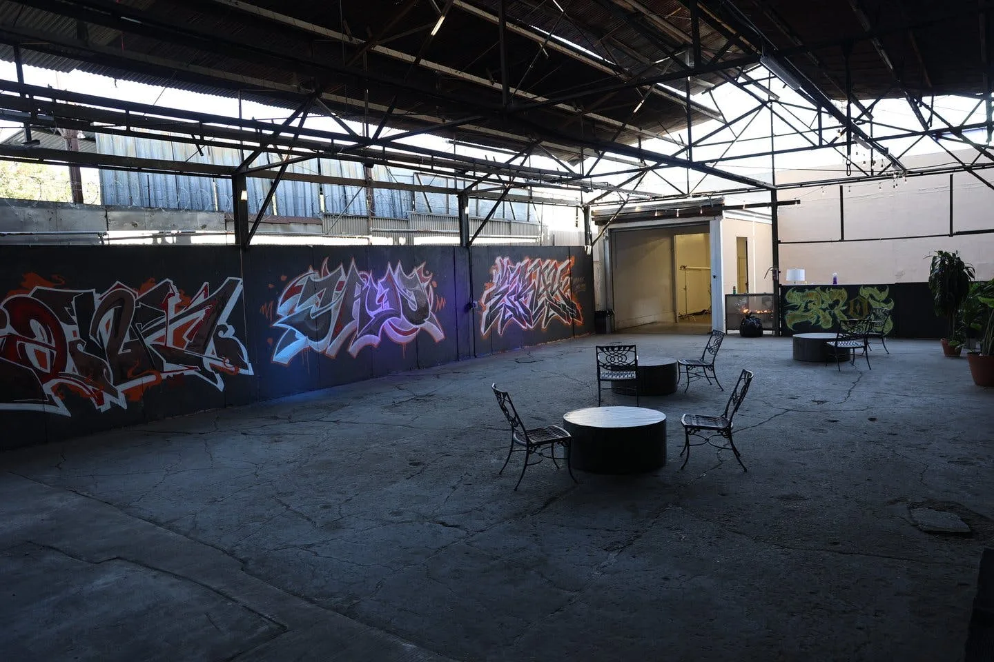 Industrial Creative Studio with Vehicle Access in Los Angeles — 2