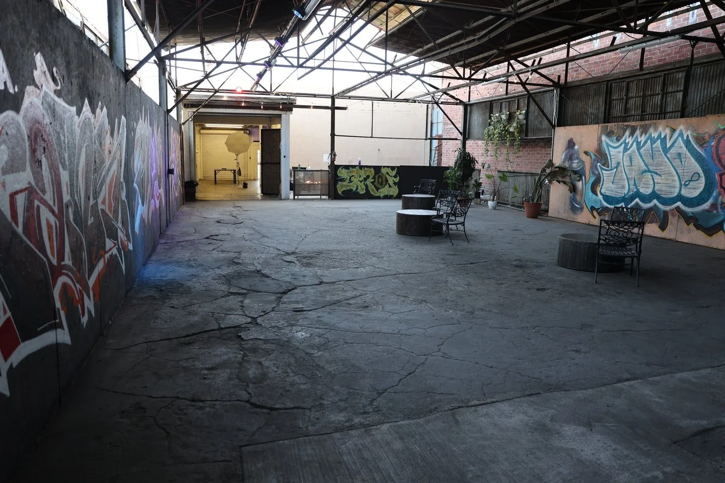 Industrial Creative Studio with Vehicle Access in Los Angeles — 3