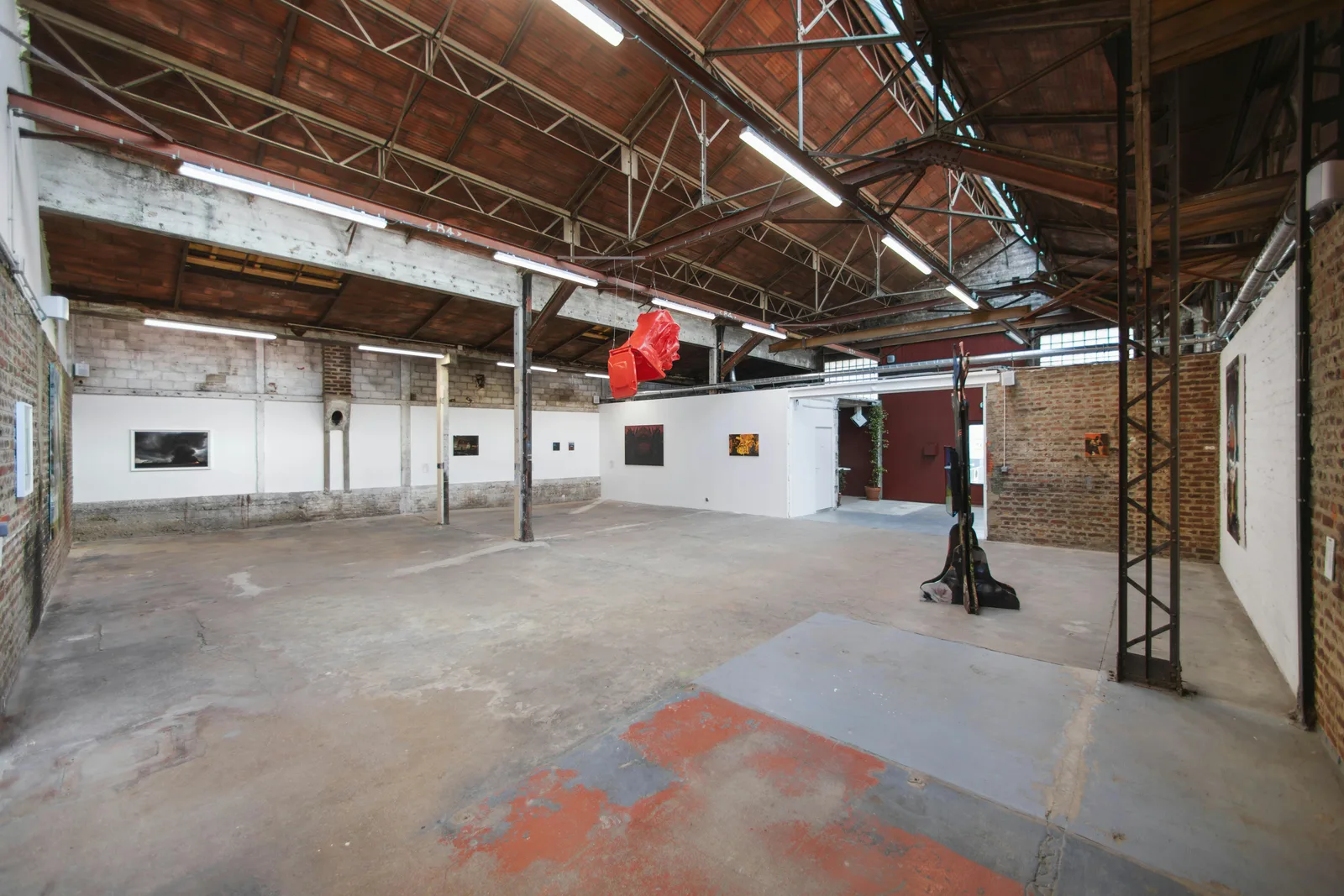 Industrial Gallery and Showroom Space in Montrouge