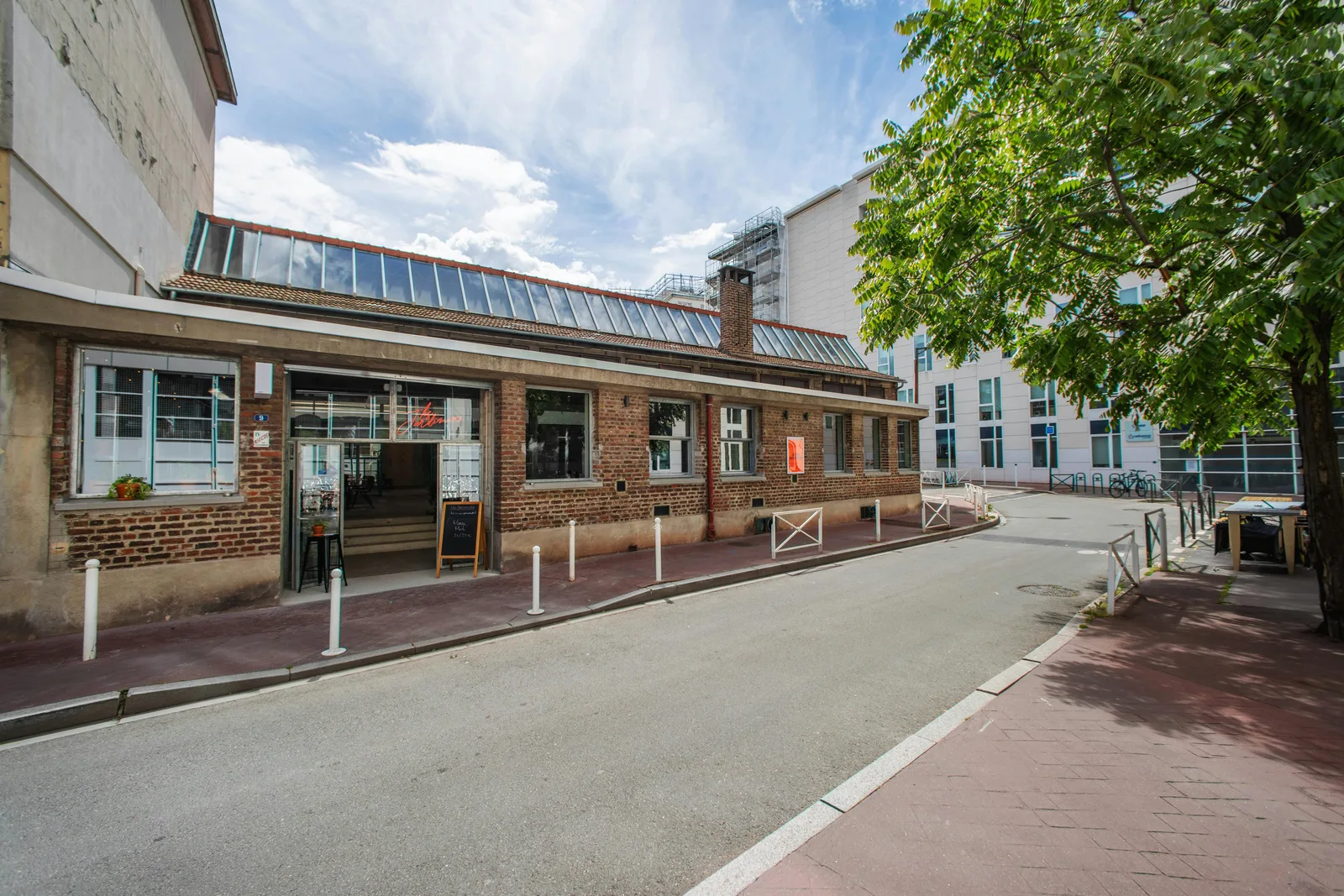 Industrial Gallery and Showroom Space in Montrouge — 3