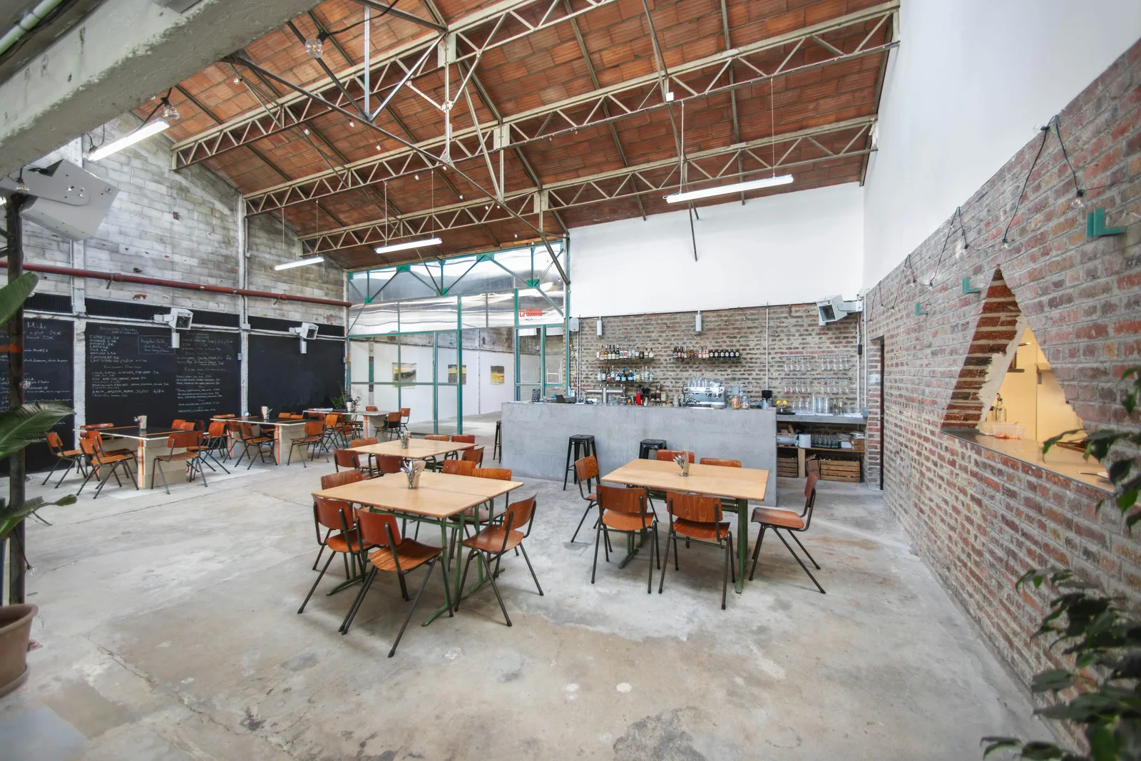 Industrial Gallery and Showroom Space in Montrouge — 5