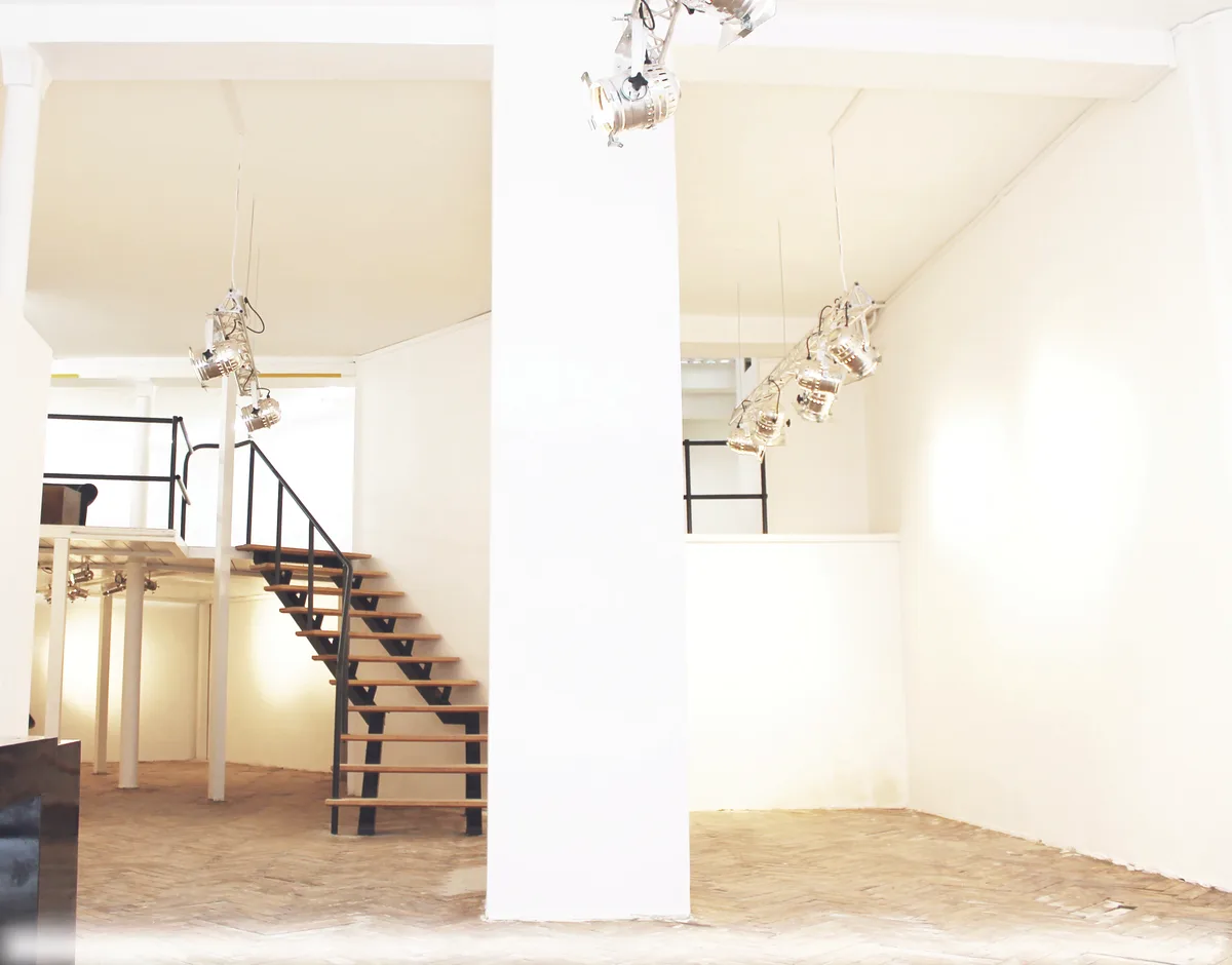 Industrial Loft Gallery for Events in Haut-Marais, 150 sqm, pop up store in Paris, interior view