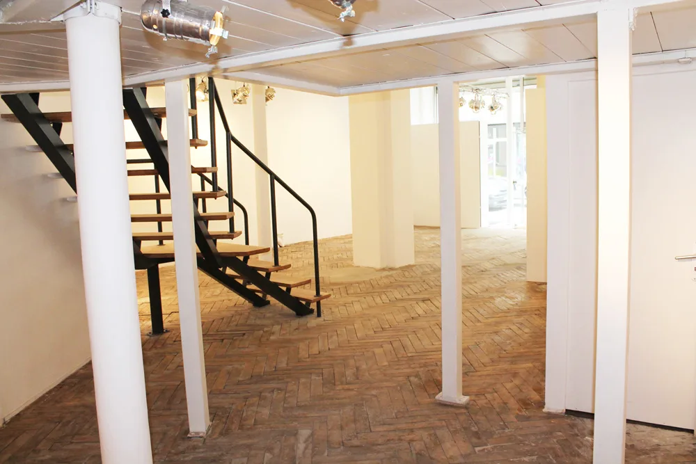 Industrial Loft Gallery for Events in Haut-Marais, 150 sqm, pop up store in Paris, second interior view