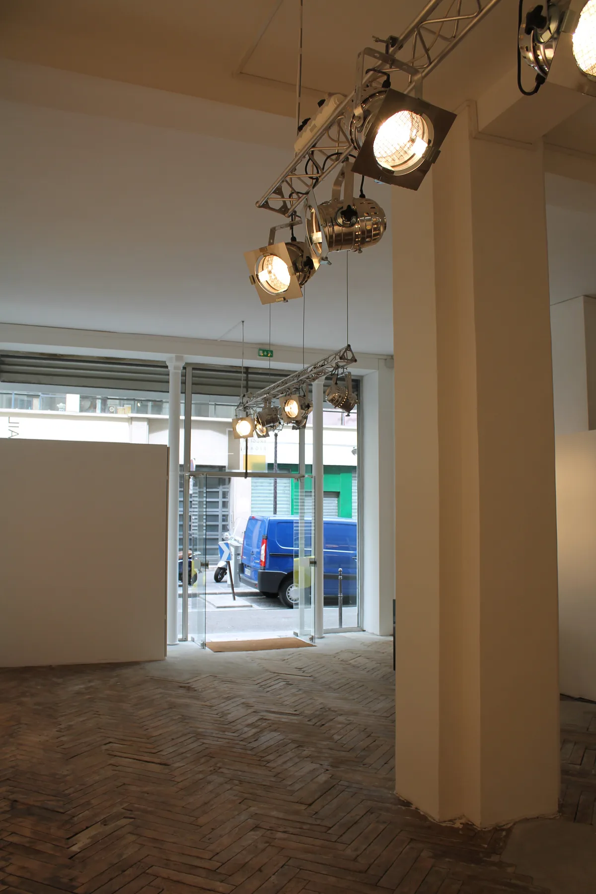 Industrial Loft Gallery for Events in Haut-Marais, 150 sqm, pop up store in Paris, additional interior view