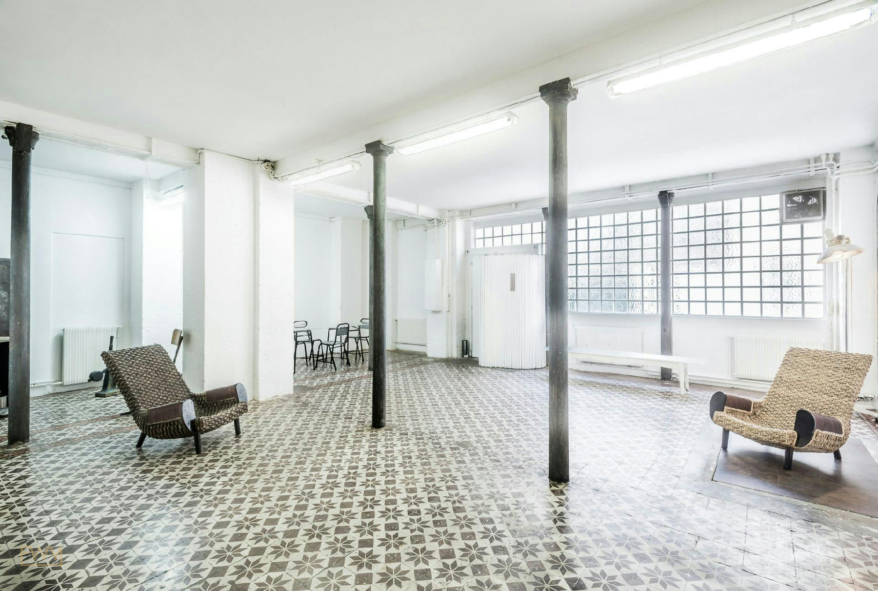 Industrial Loft Gallery in Central Paris