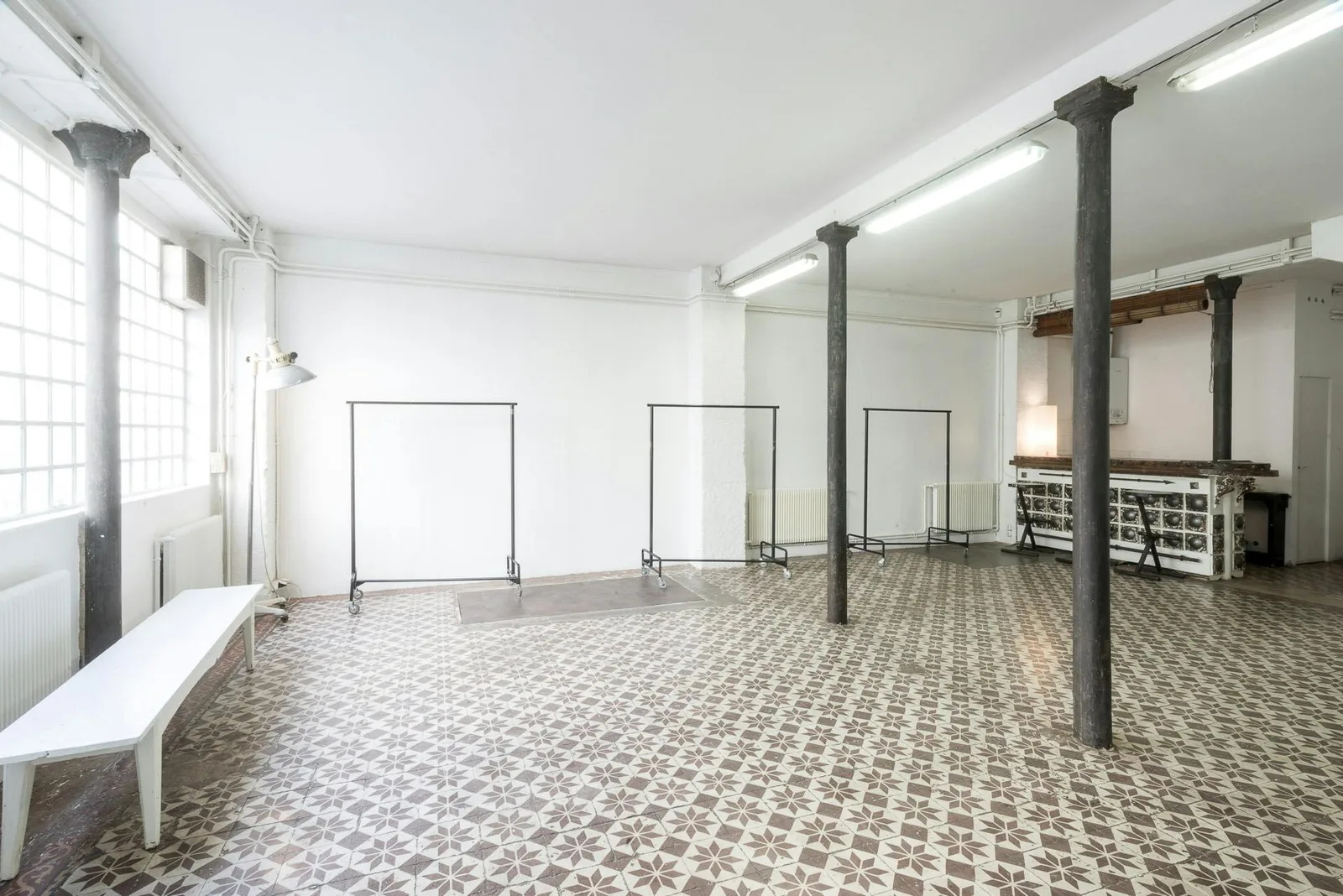 Industrial Loft Gallery in Central Paris — 4