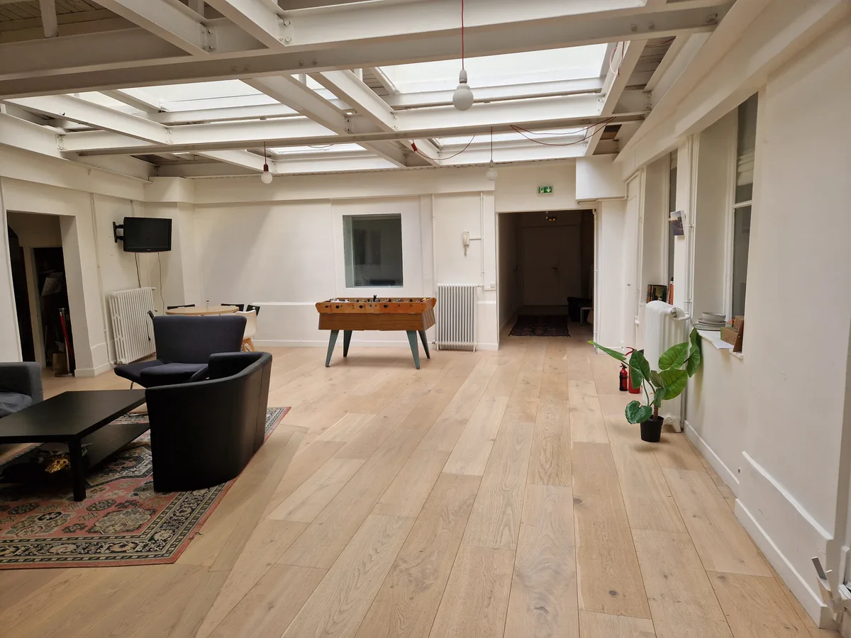 Industrial Loft in Le Marais with Spacious Main Area