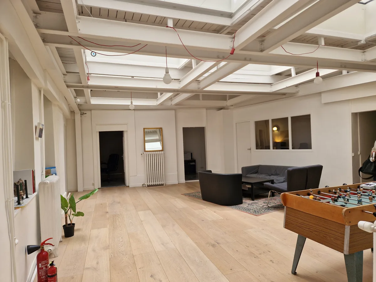 Industrial Loft in Le Marais with Spacious Main Area, 103 sqm, showroom presentation, pop-up rental in Paris, interior view