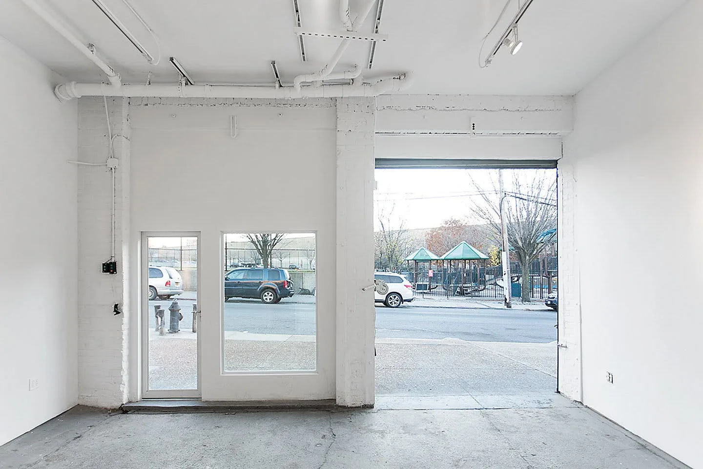 Industrial Pop-Up Boutique in Bushwick, New York — 3