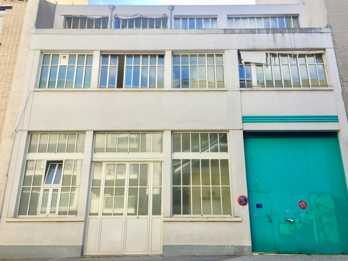 Industrial Showroom and Art Studio in Vincennes — 3