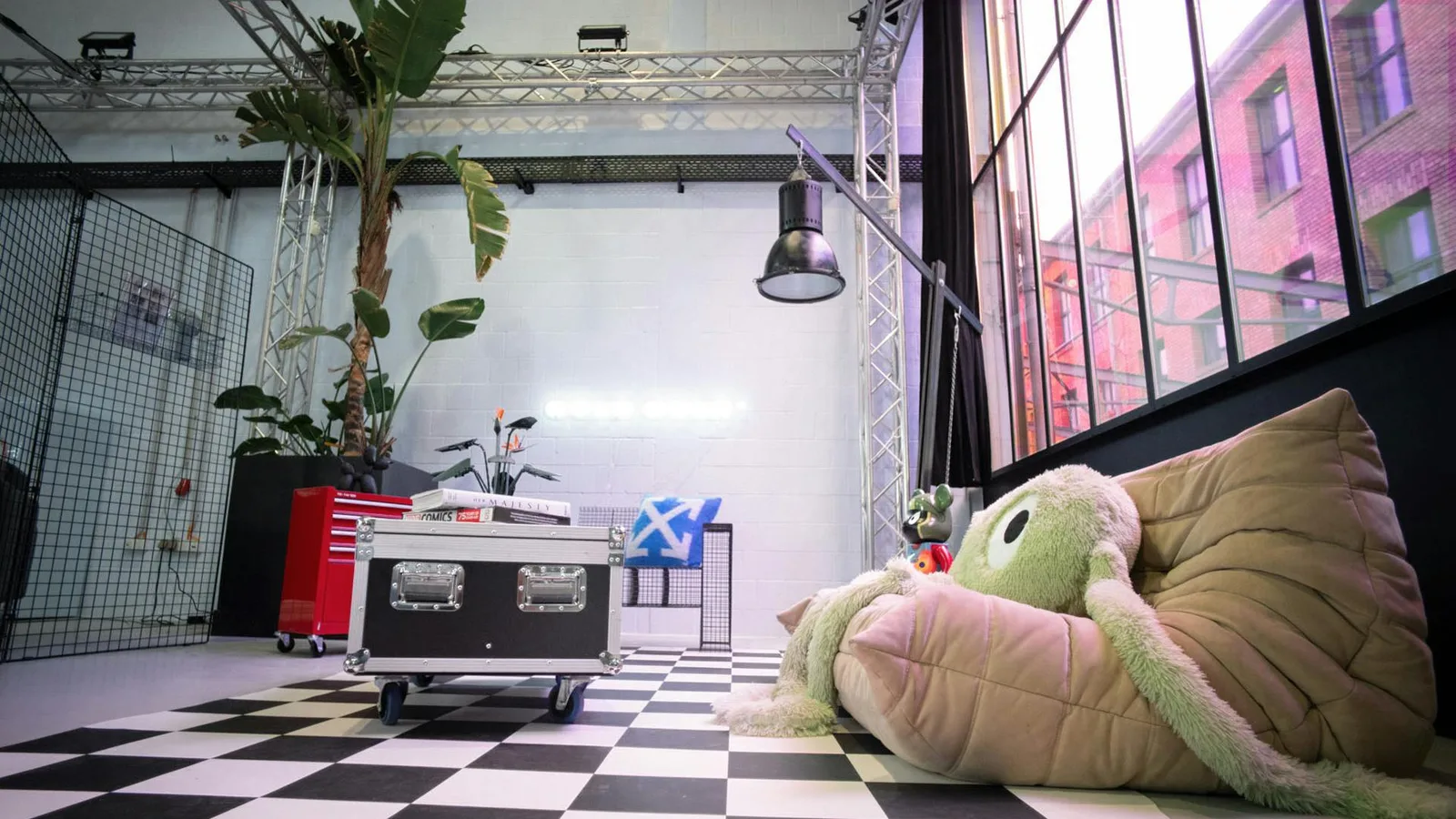 Industrial Showroom and Event Space in Cologne