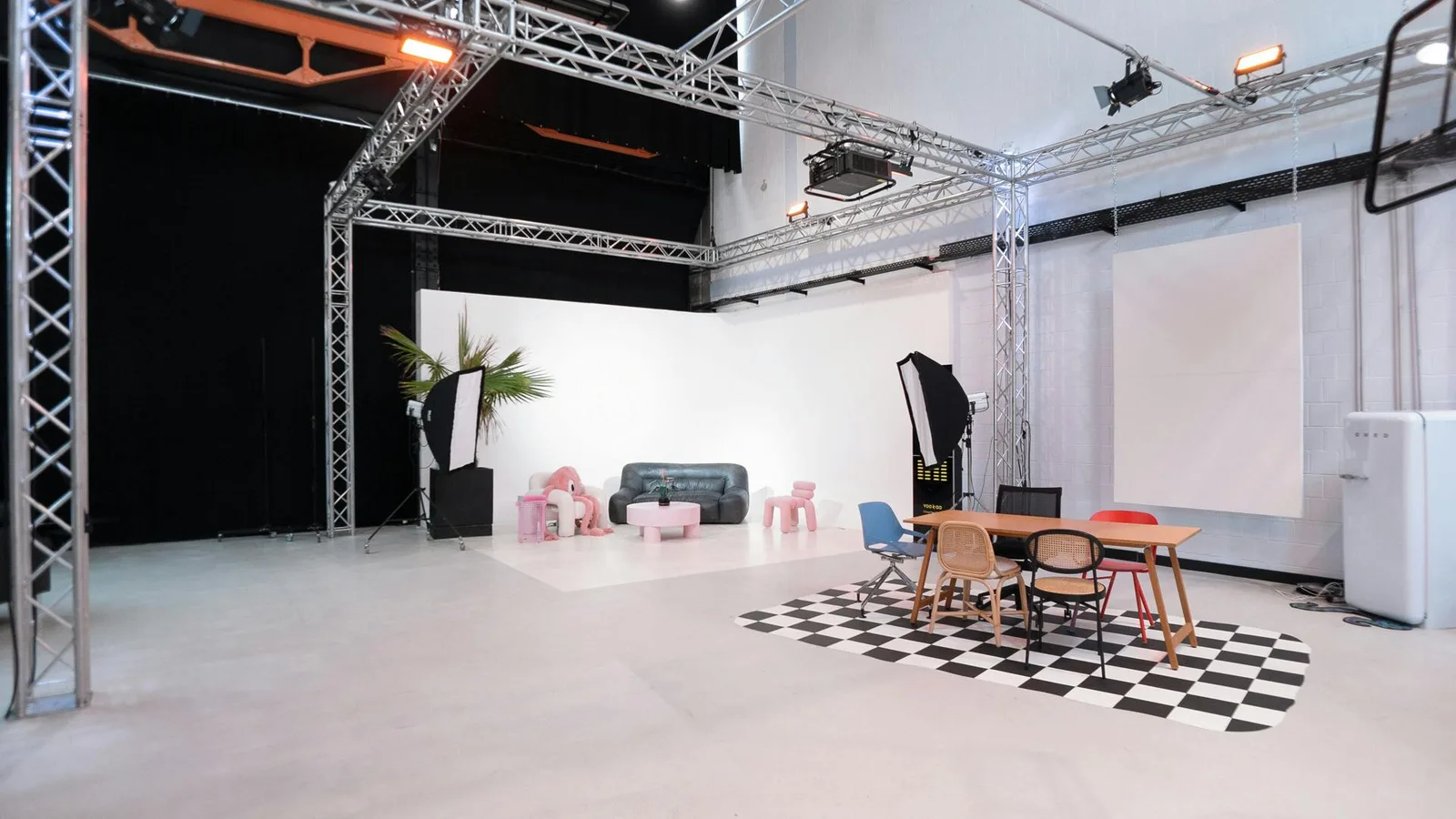 Industrial Showroom and Event Space in Cologne — 5