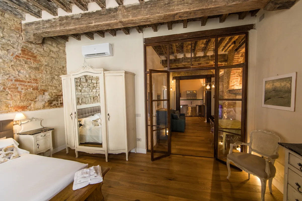 Industrial-Style Loft in Historic Florence, 60 sqm, photo shoot, pop-up rental in Firenze