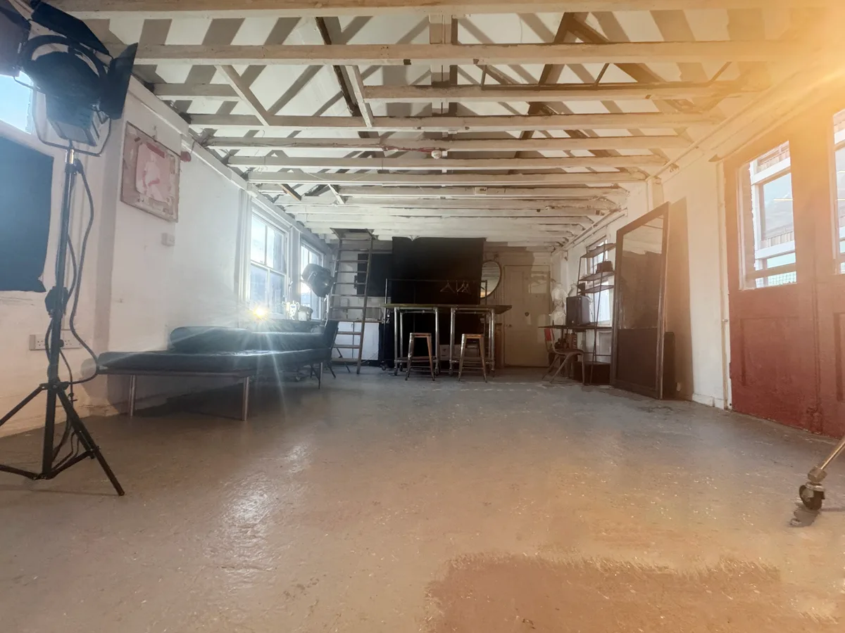 Industrial Warehouse Photography and Film Studio Loft, 84 sqm, photo shoot, pop-up rental in Greater London
