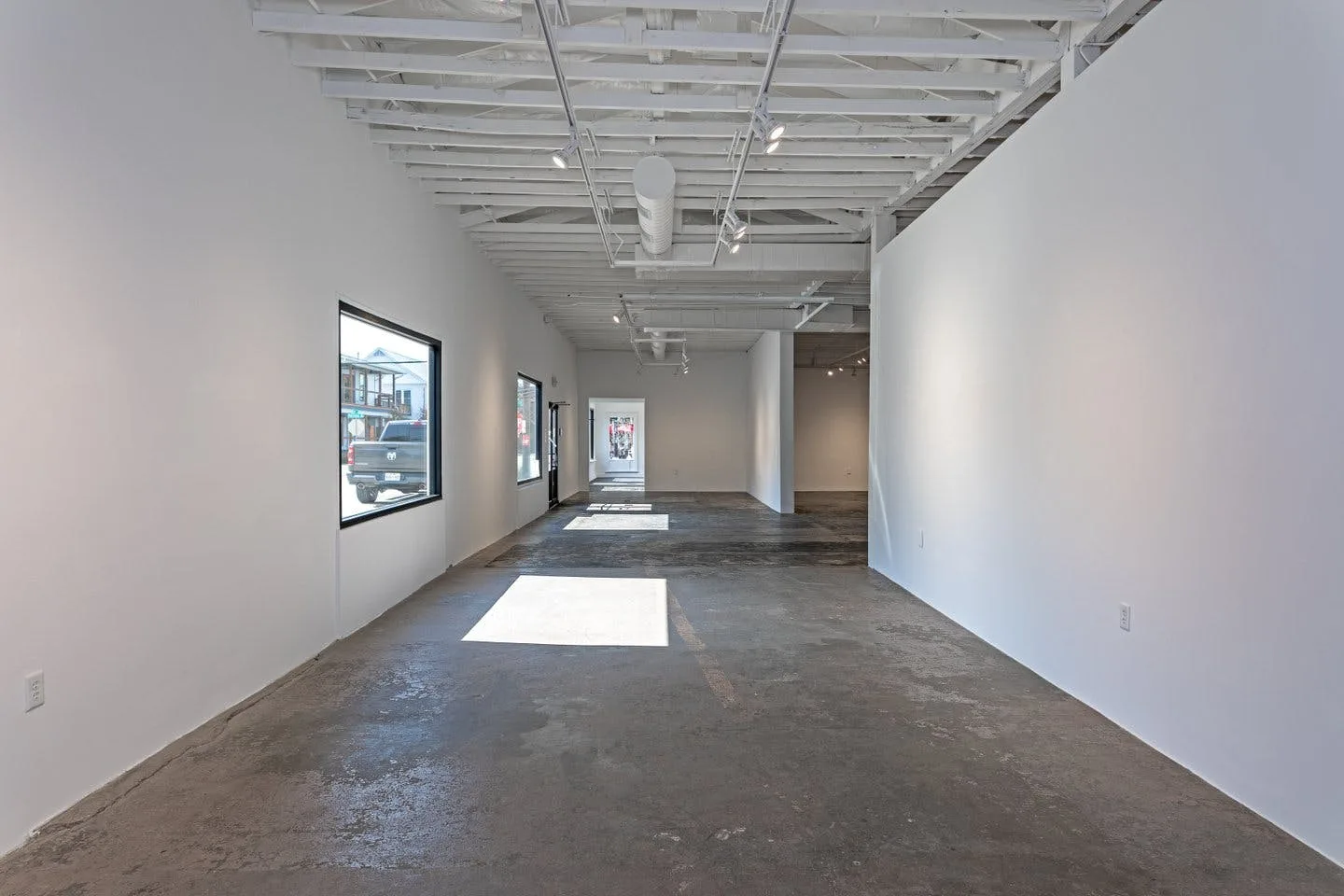 Industrial White-Box Gallery and Event Space in Houston — 4