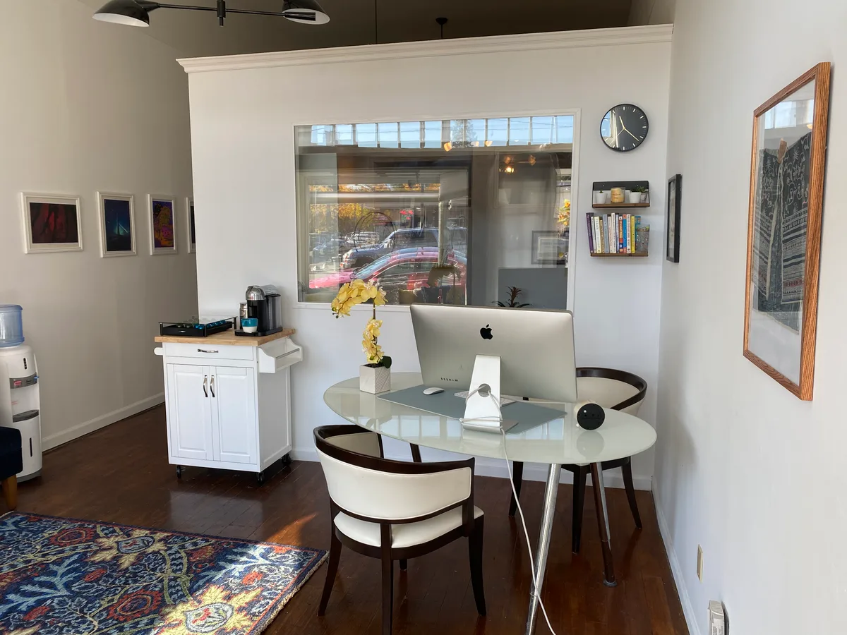 Inspiring Meeting Workspace for Rent, 93 sqm, retail activation, pop-up rental in Oakland, additional interior view