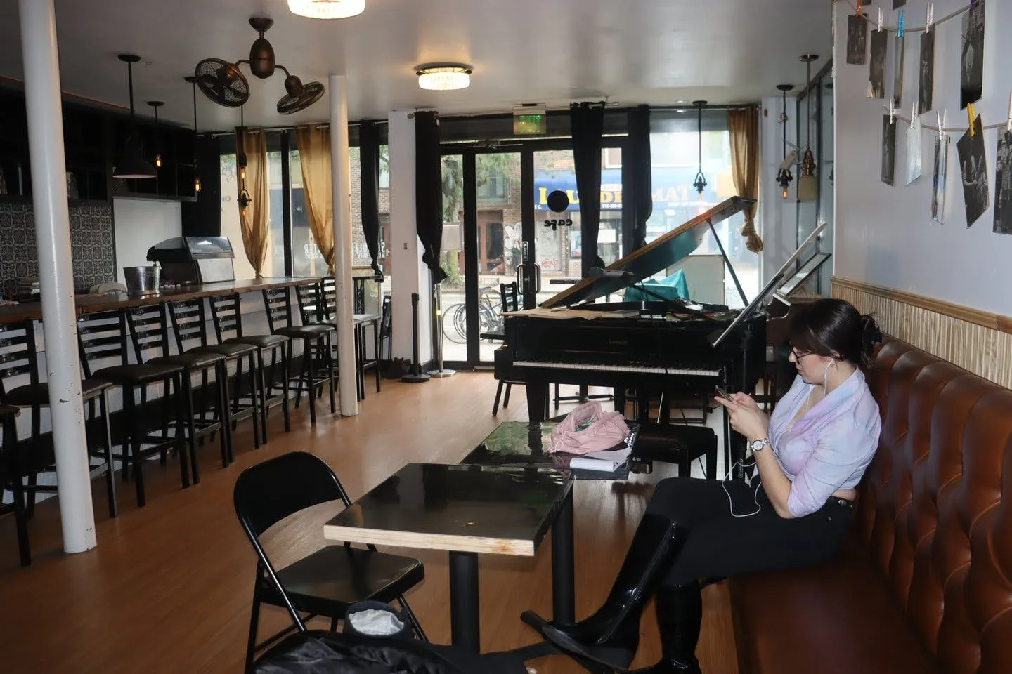 Intimate Cafe and Bar Space in the Lower East Side — 2