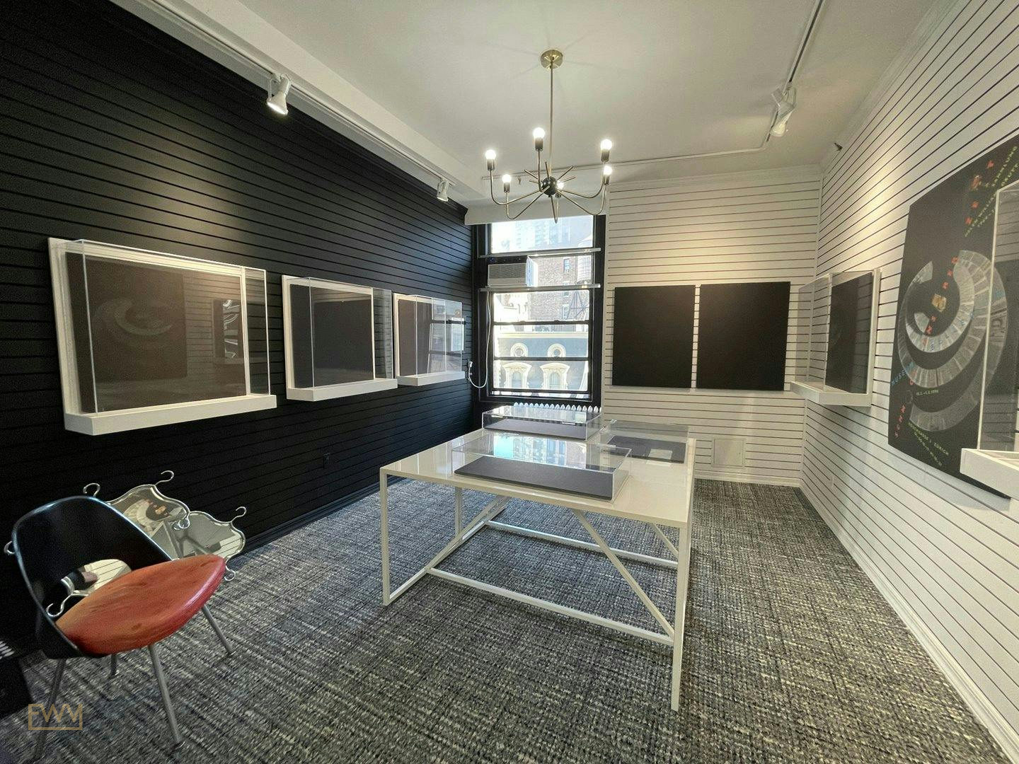 Intimate Commercial Space in Midtown New York, 23 sqm, exhibition opening, pop-up rental